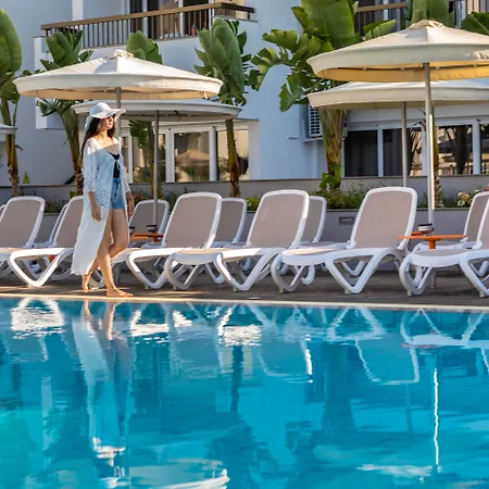Christabelle Apartmanhotel 3*